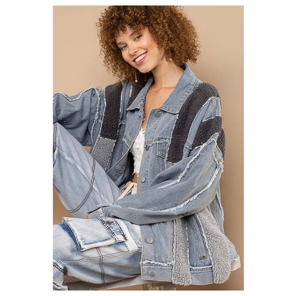$55 start 175  🎅🏻POL Contrast fleece detail button down denim jacket - Picture 2 of 4